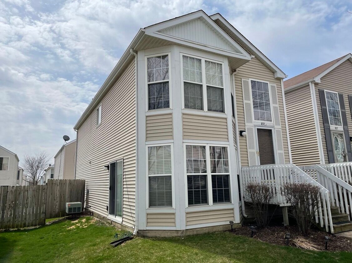 859 Symphony Dr, Aurora, IL 60504 House Rental in Aurora, IL