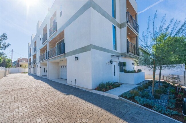 Foto del edificio - 712 Chestnut Ave