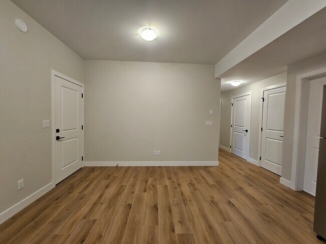 Building Photo - 46058 Bonny Ave