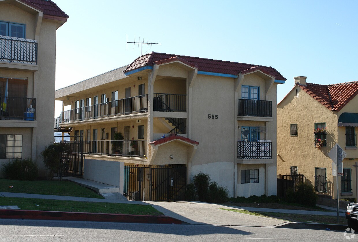 Primary Photo - 555 N Normandie Ave
