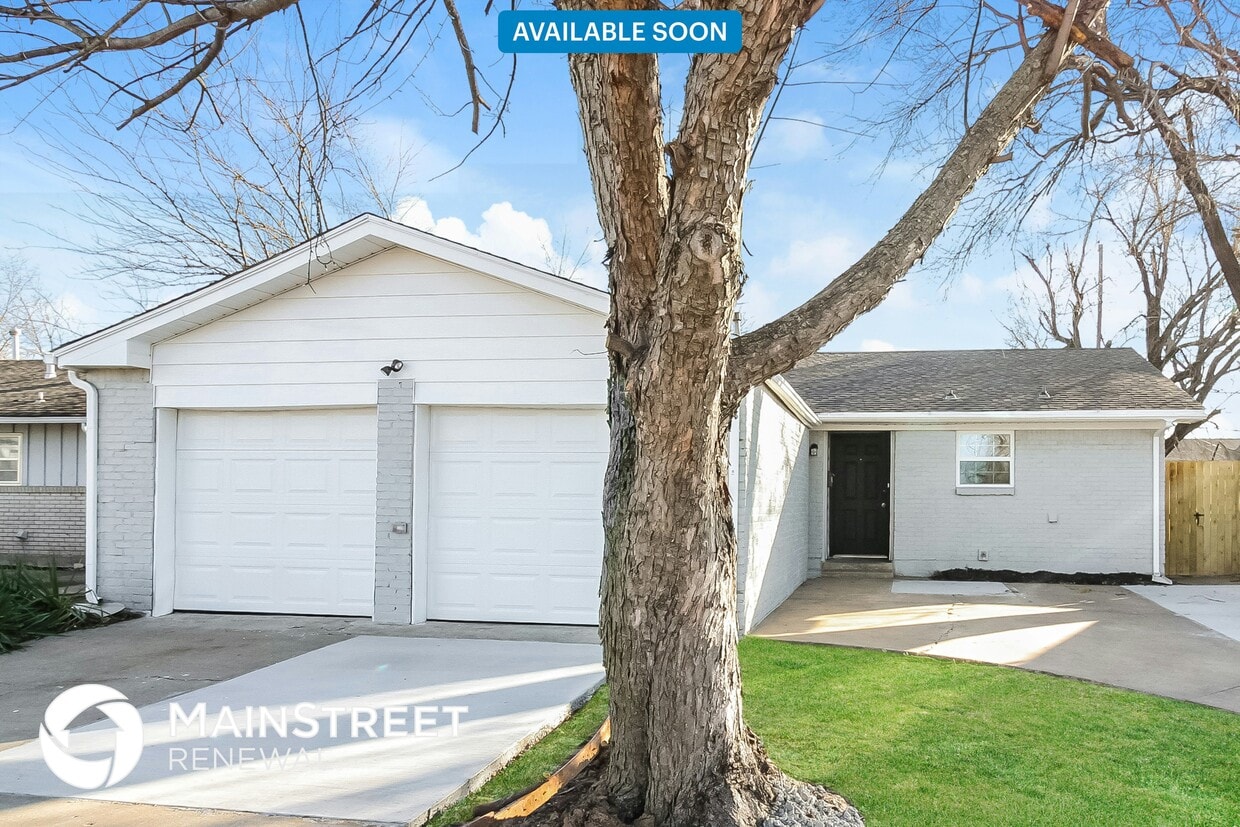 Primary Photo - 1404 SW 62nd St