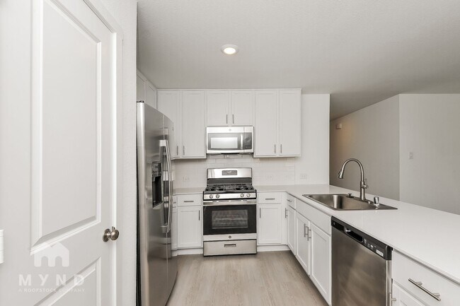 Foto del edificio - 2748 Mistwood Dr