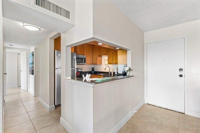 Building Photo - 1830 Embassy Dr