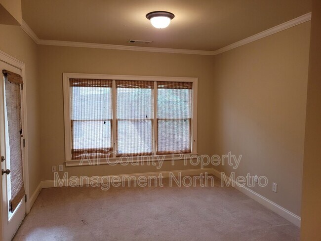 Foto del edificio - 1005 Manorwood Ct NE