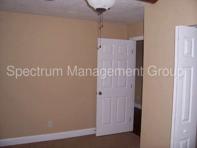 Foto del edificio - Great location - 2 bedroom 1 bath apartment