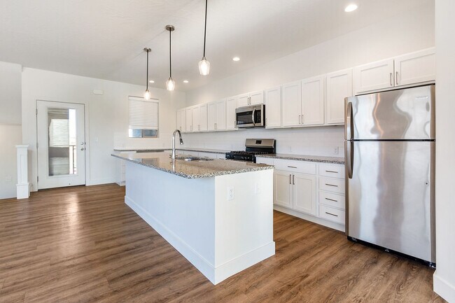 Foto del edificio - Redhawk Rentals