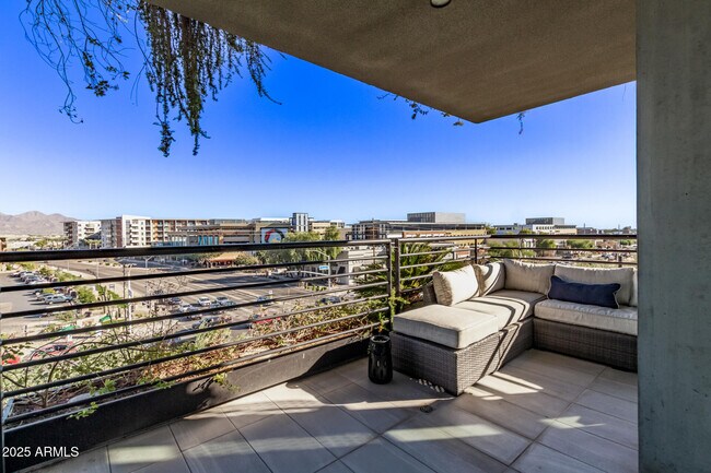 Foto del edificio - 7180 E Kierland Blvd