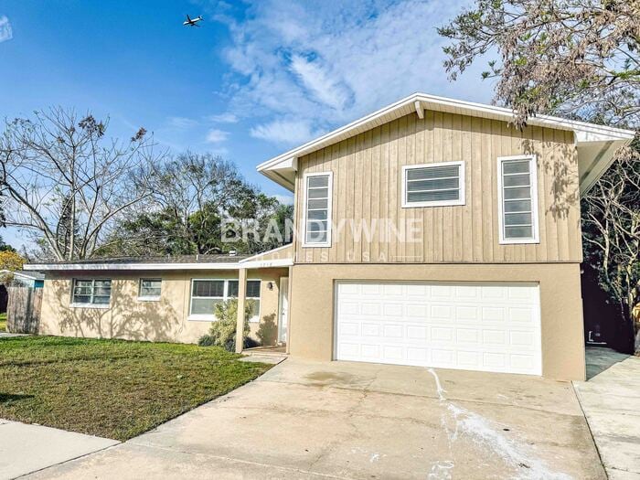Primary Photo - Experience Comfort & Convenience! Tour & A...