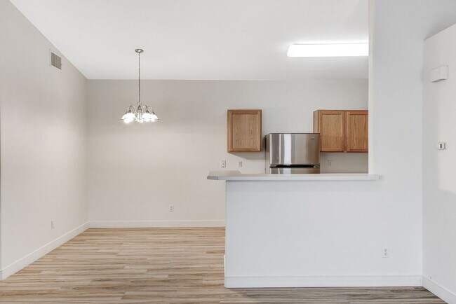 Foto del edificio - GATED 2 BED CONDO IN PECCOLE RANCH FOR RENT