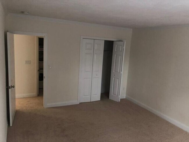 Building Photo - 1 bedroom in Boston MA 02132