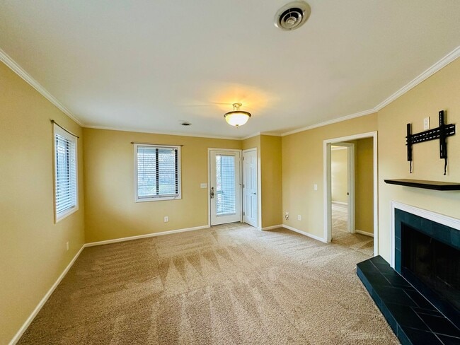 Building Photo - SOUTHPARK CONDOMINIUMS - 2 Bedroom/2 Bath ...