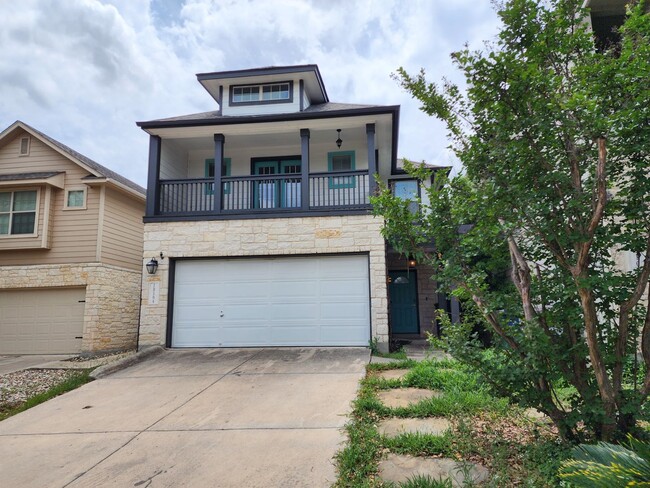 Building Photo - Spacious 3 Bedroom/2.5 Bath Home