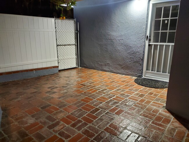 Building Photo - 12426 Verdi St