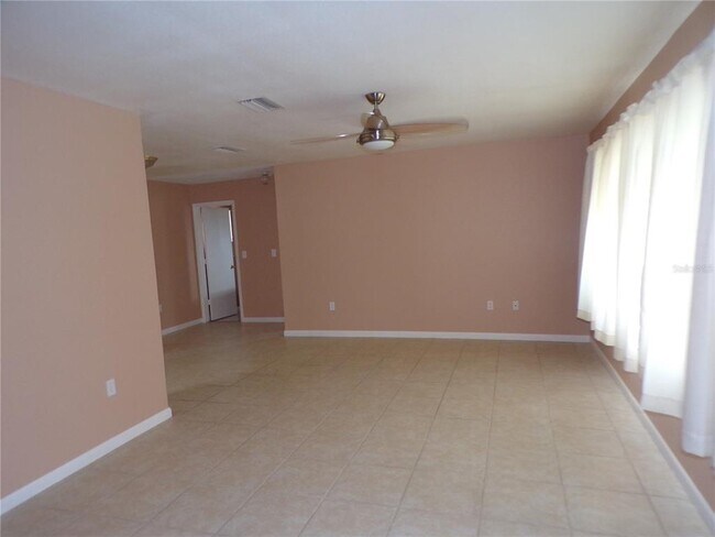 Foto del edificio - 4117 Harbor Blvd