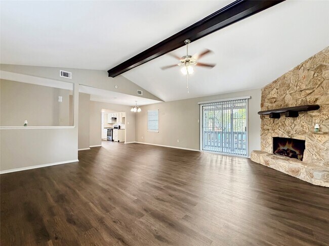 Foto del edificio - 3230 Sycamore Springs Dr