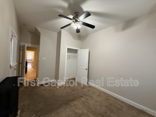 Foto del edificio - 118 E New St