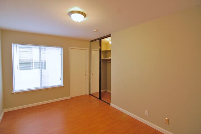 Building Photo - 226 88th St