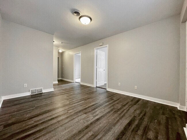 Building Photo - Three Bedroom Home in Fruitport