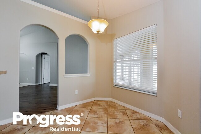 Building Photo - 2609 Athens Dr