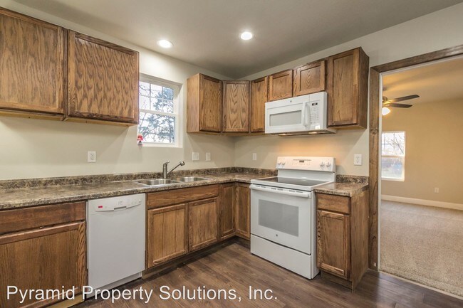 Building Photo - 3 br, 1 bath House - 2907 Maple St