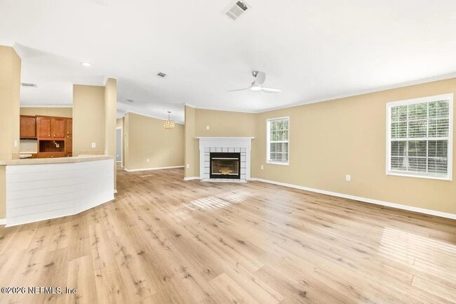 Foto del edificio - 2451 Deer Run Rd