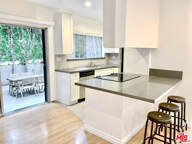 Foto del edificio - 3 br, 3 bath Condo - 8616 WHITWORTH Dr # 101