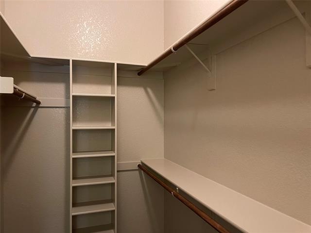 Building Photo - 6030 Bentwood Dr