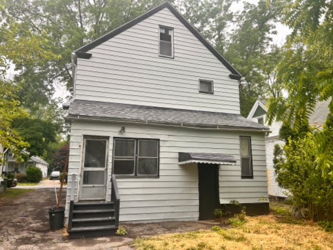 Building Photo - 6603 Gertrude Ave