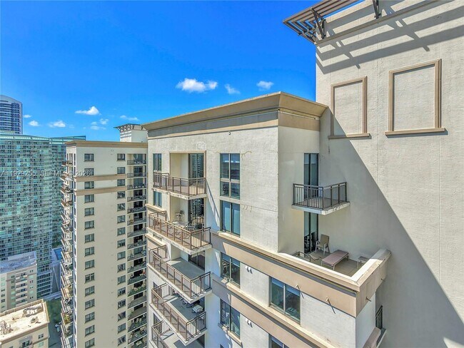 Foto del edificio - 999 SW 1st Ave