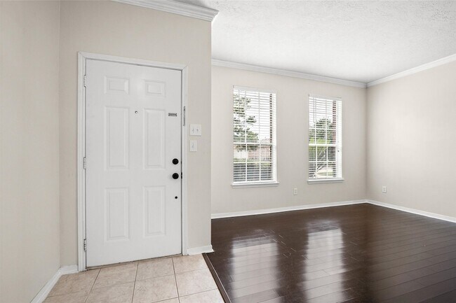 Foto del edificio - 21930 Holly Branch Dr