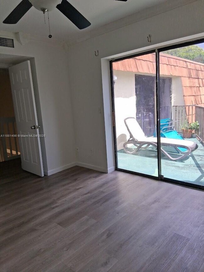 Foto del edificio - 8369 N Coral Cir