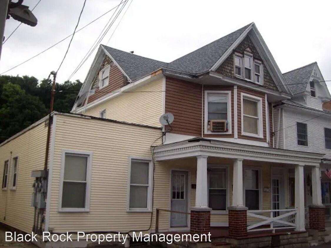 Primary Photo - 1 br, 1 bath House - 225 Rowe Street REAR