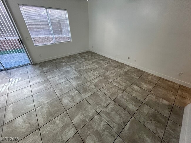 Foto del edificio - 554 Twilight Blue Ave