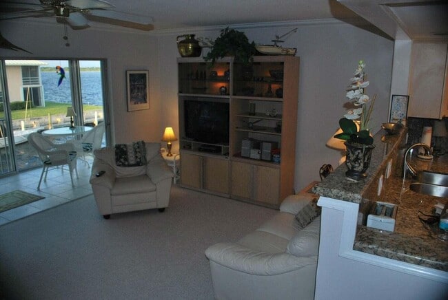 Building Photo - 100 Lehane Terrace