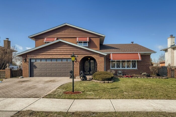 Primary Photo - 15416 Hickory Ln, Oak Forest, IL, 60452