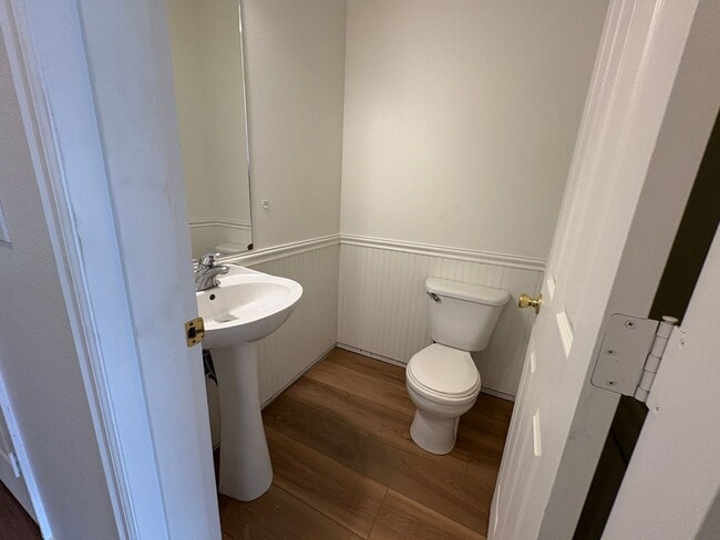 Building Photo - CHECK OUT THIS SPACIOUS 3 BEDROOM, 2.5 BAT...