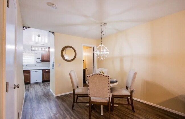 Foto del edificio - 1303 Darlene Way