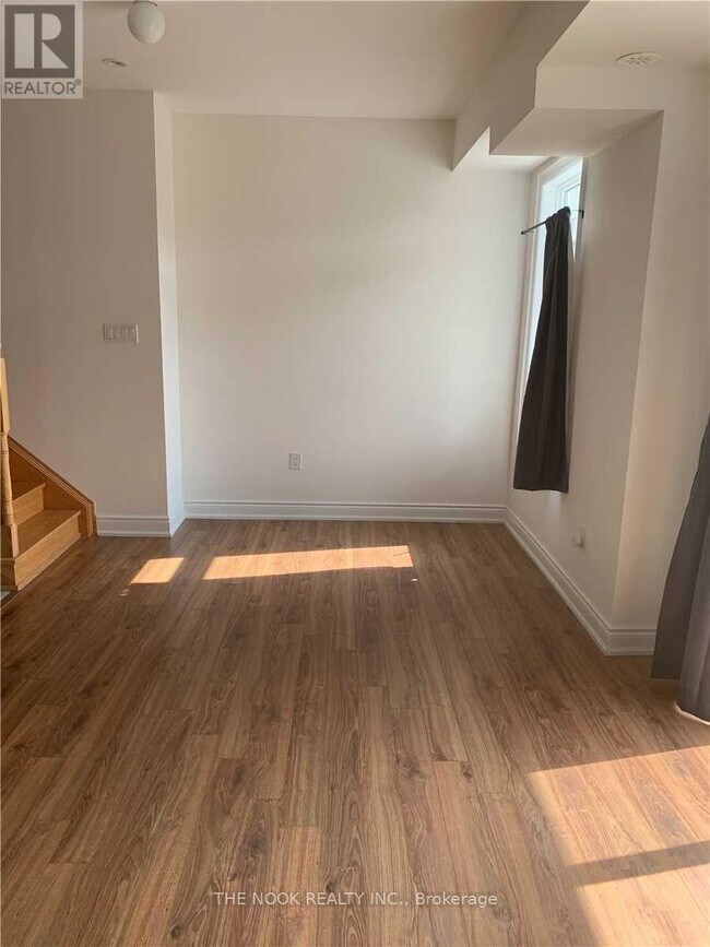 Photo du bâtiment - 1716 Grenwich Gln