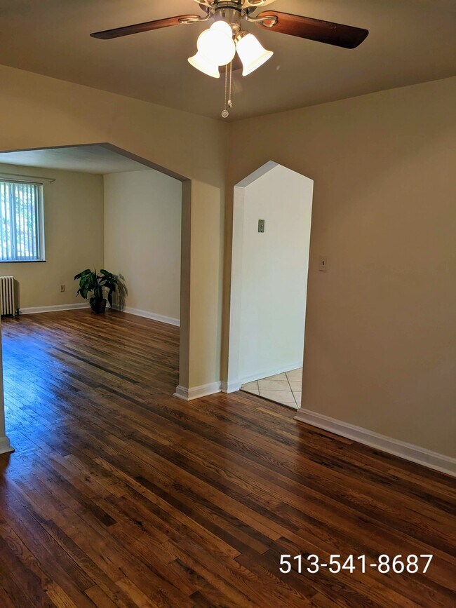 Foto del edificio - 5947 Belmont Ave