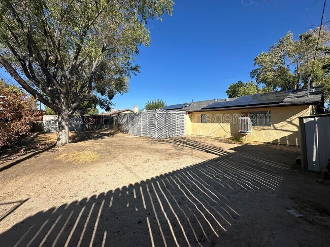 Foto del edificio - 14170 Montecito Pl