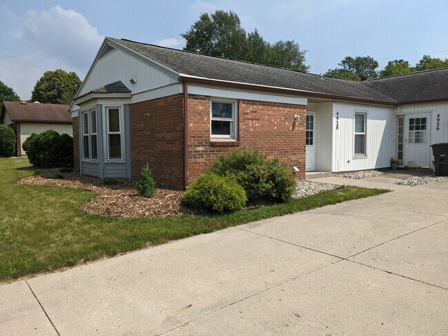 2 camas, 1 baño, lavandería, 1 garaje - 4928 Vermont Ln