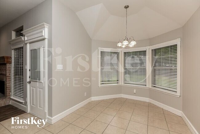 Foto del edificio - 547 NW Wintercrest Rd