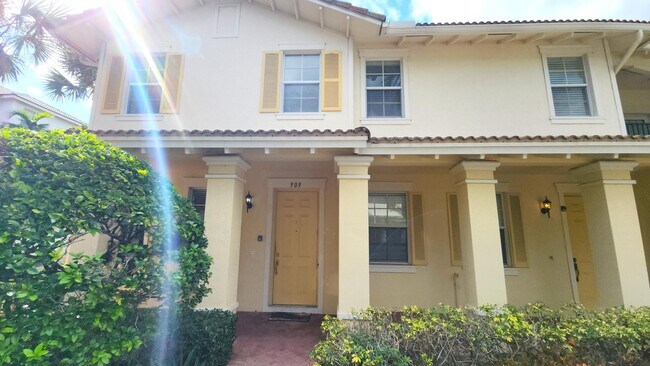 Foto del edificio - 909 NW 18th Ave