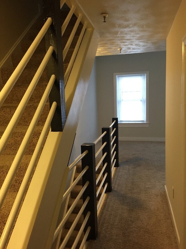 Building Photo - 1731 E Main St