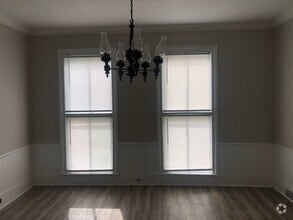 Building Photo - 413 E Adams St