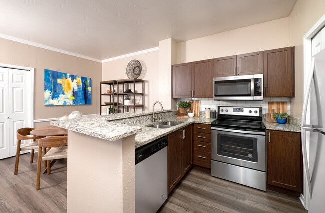 Building Photo - Crescent Cove At Lakepointe