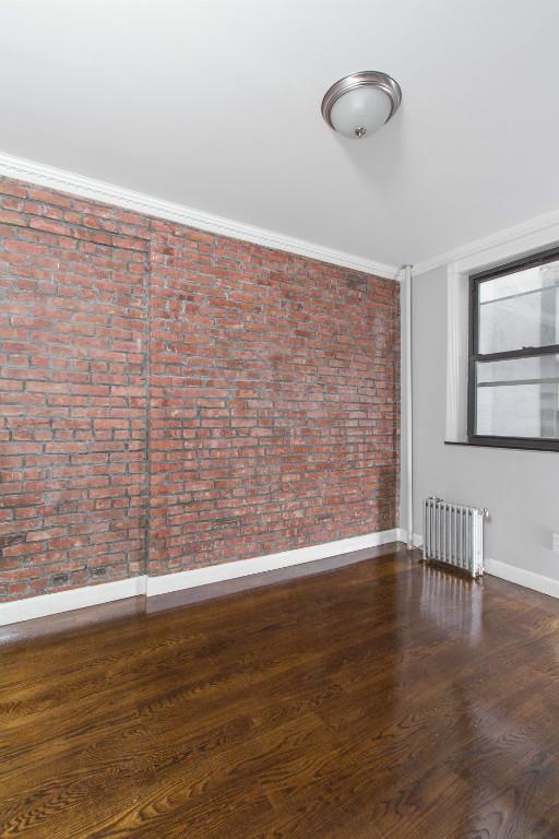 Foto del edificio - 309 E 8th St