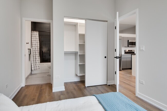 Foto del edificio - 3421 N Ashland Ave