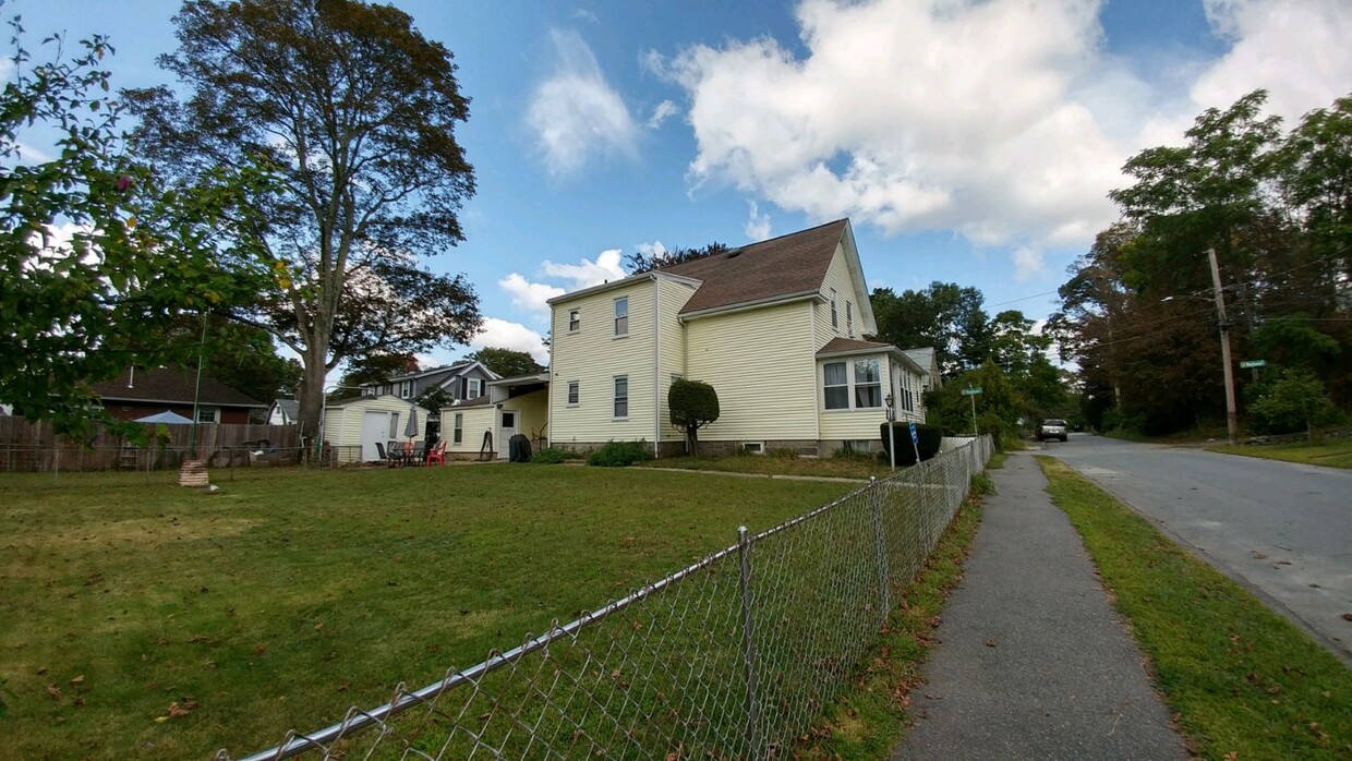 Primary Photo - 17 Waban St