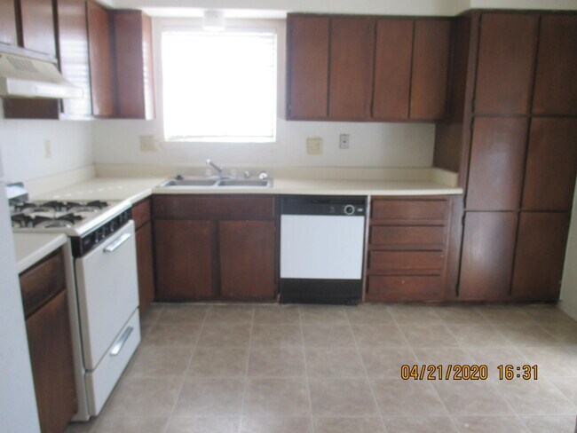 Building Photo - 231 Flynn Dr